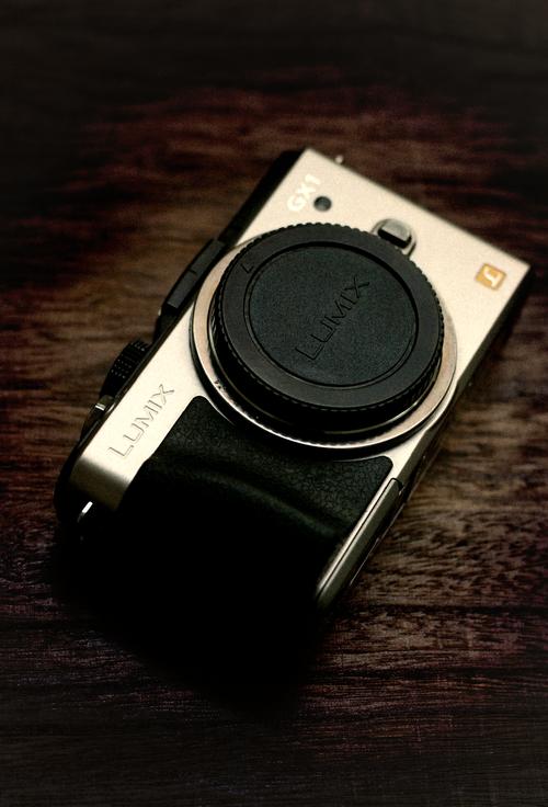 关于尼康V〖One〗、松下GX1和奥林巴斯EPL3这三款微单