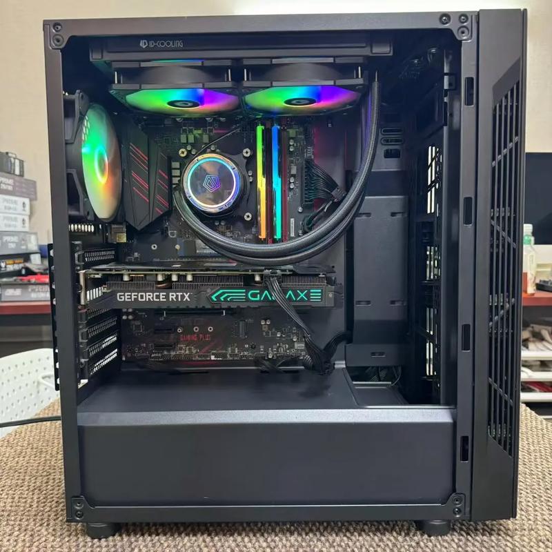 一个水冷机箱多少钱,有了水冷后还需要加风扇吗