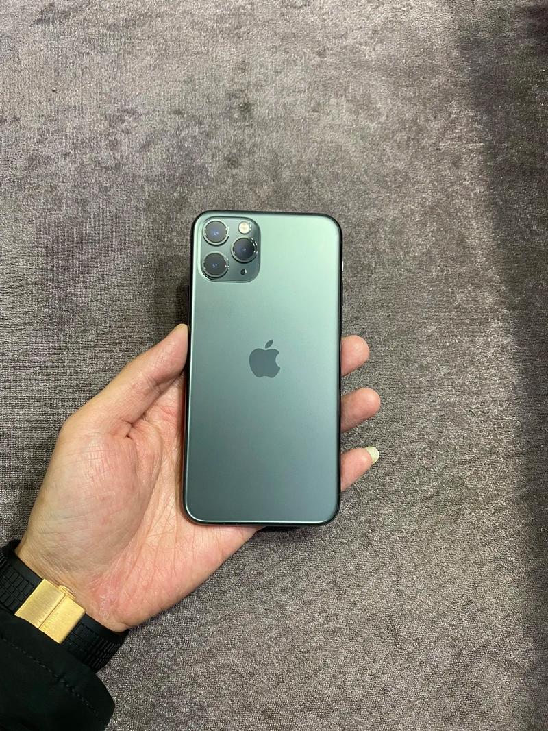 11跟11pro大小一样吗