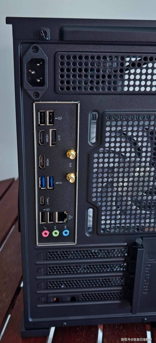 电脑上有两个u口是干什么用的?