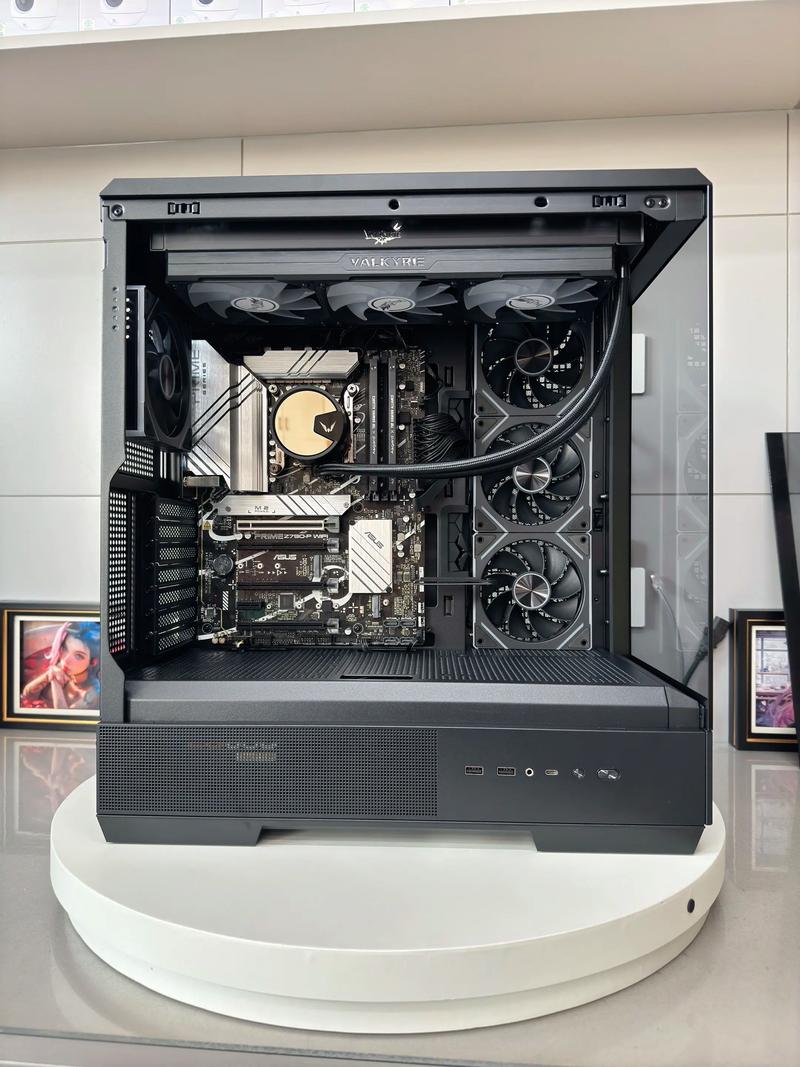 去电脑城买主机,可以直接买一个不带显卡的主机然后自己配一个独立显卡...