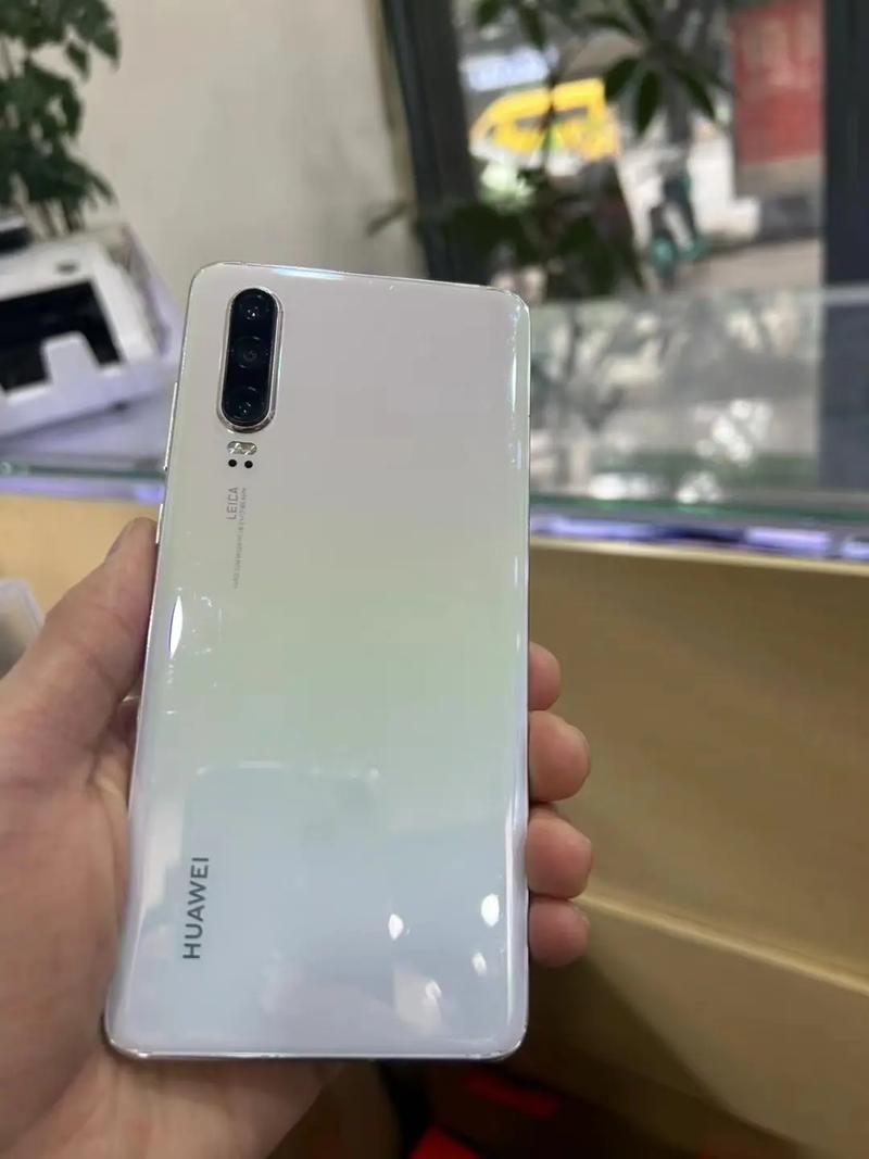 华为p30是什么屏幕呀