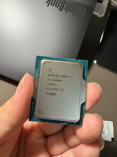 CPU主要由运算器和什么组成