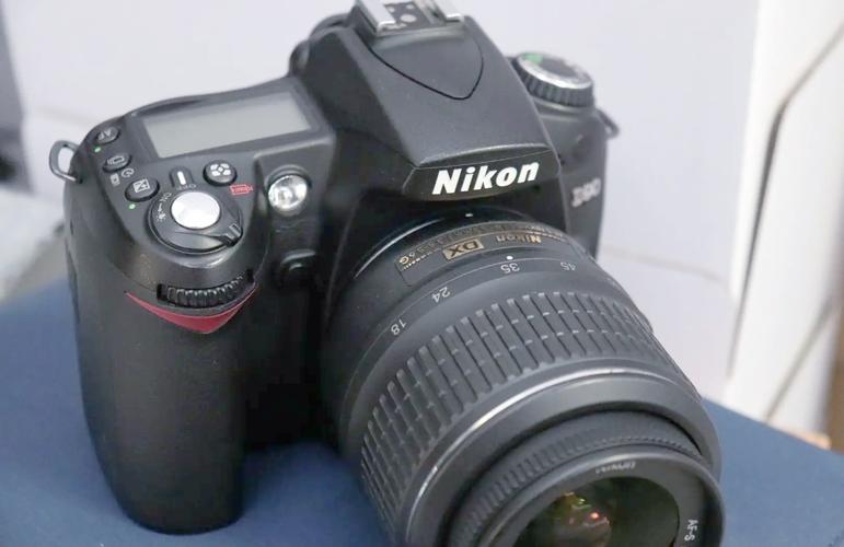 尼康d90用什么电池