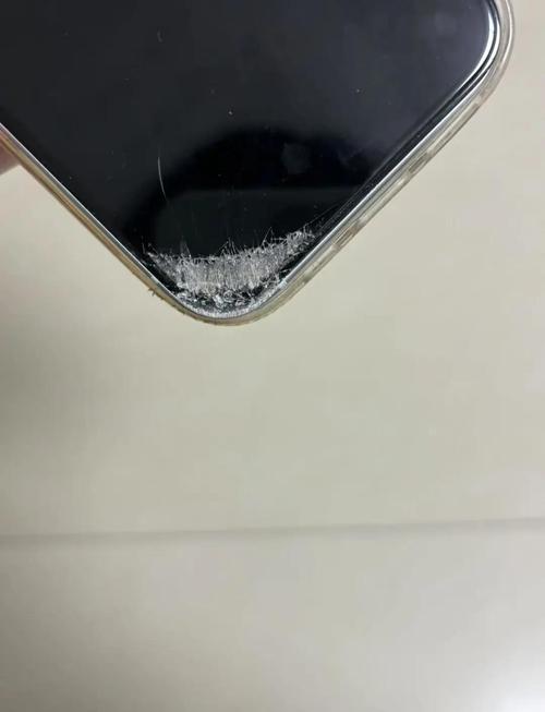 苹果外屏玻璃碎了多少钱修