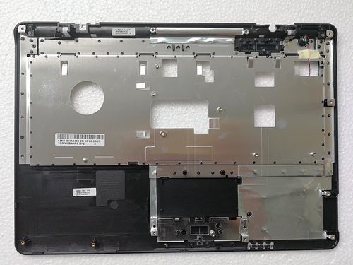 如何拆出华硕F83CR型号光驱?