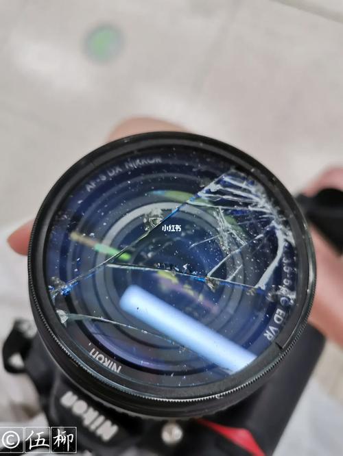 单反相机镜头最外面的玻璃碎了,怎么办?