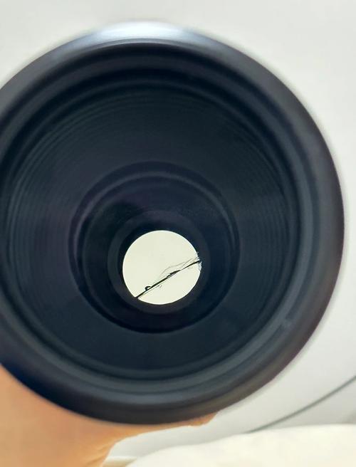 单反镜头最外面的玻璃碎了