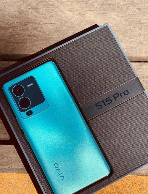 vivos15pro屏幕是大猩猩玻璃吗