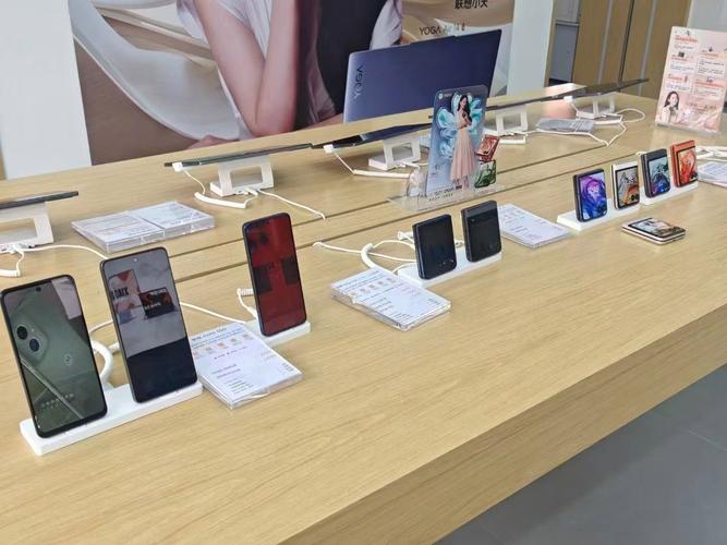 想买台笔记本电脑,联想的。请问联想实体专卖店买好还是在京东商城买好...