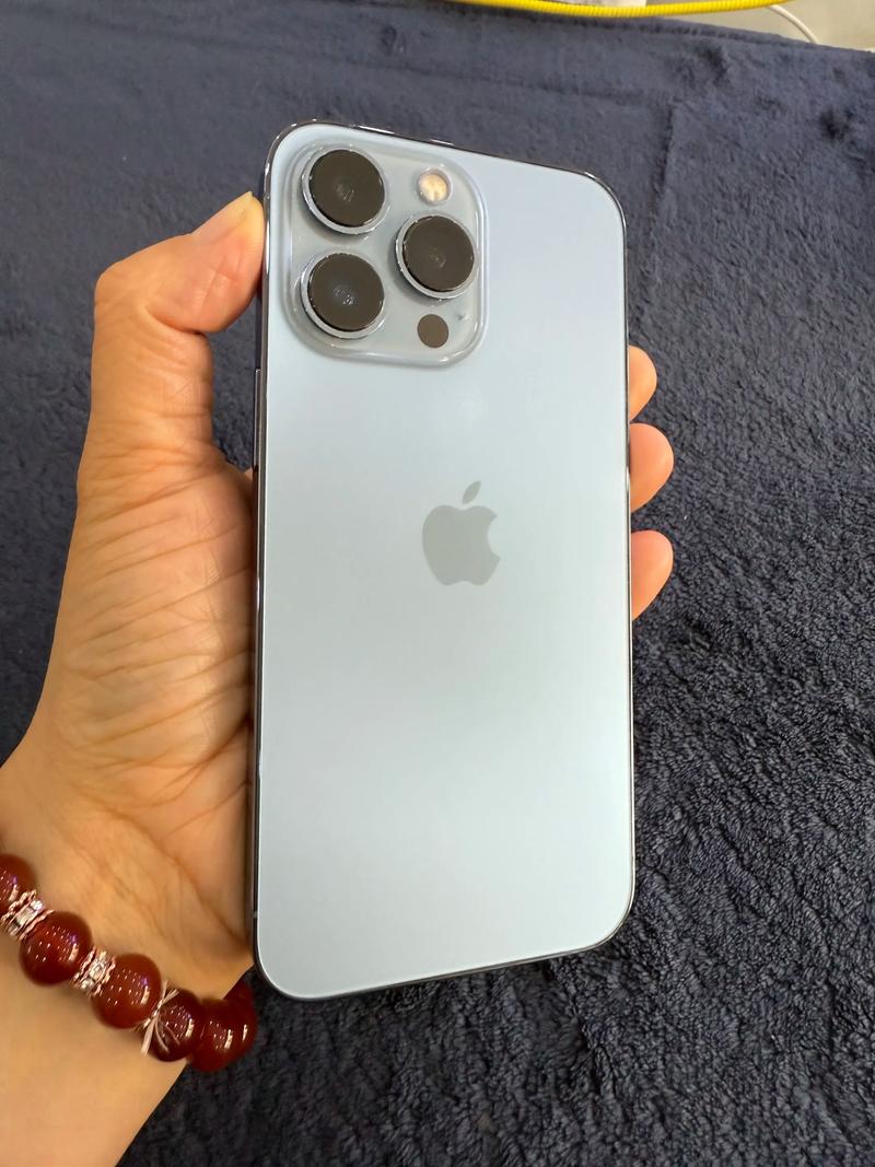 iphone13和13pro屏幕通用吗?