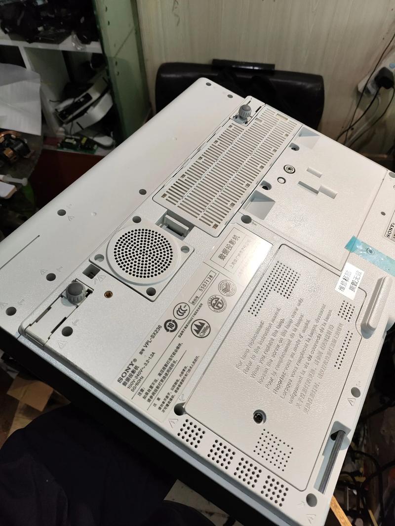 索尼投影仪声音大怎么处理