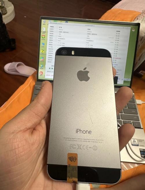 苹果5s屏幕与se屏幕互通用吗?