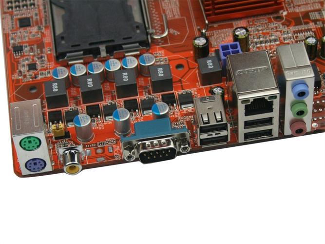 请问捷波蓝光P43主板能装几个硬盘啊?