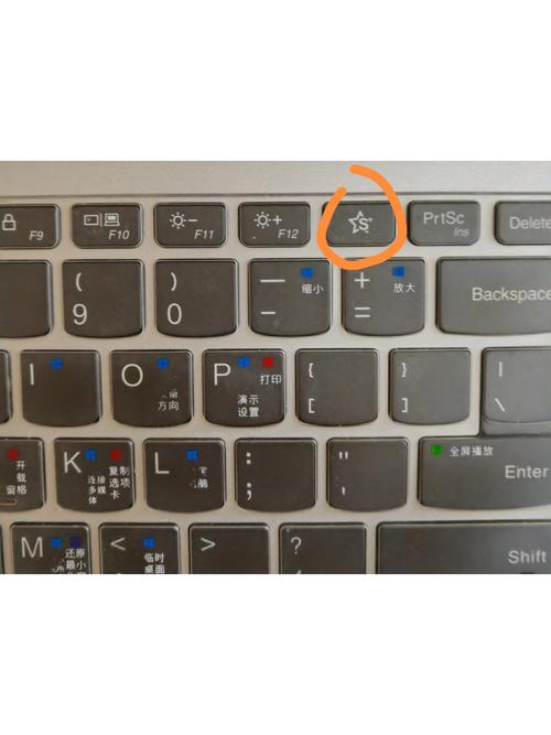 不知道按了什么键电脑黑屏了怎么办?