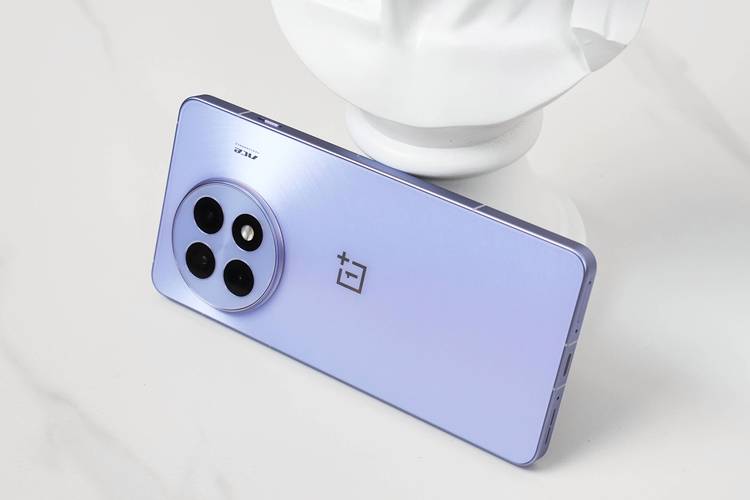 性能持平iPhone14Pro,费用便宜4880元,16GB内存+150W快充