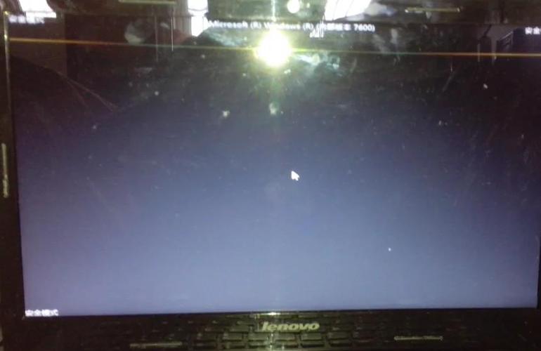 联想E40笔记本黑屏