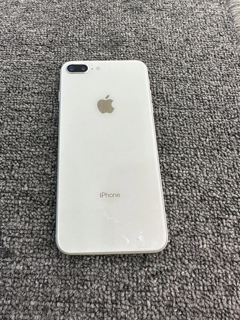 苹果8p什么时候出的