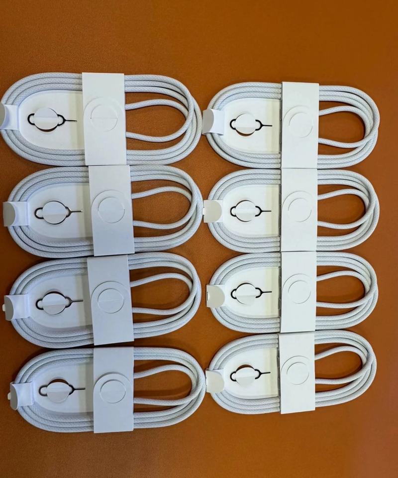 苹果16promax数据线怎么辨别原装的