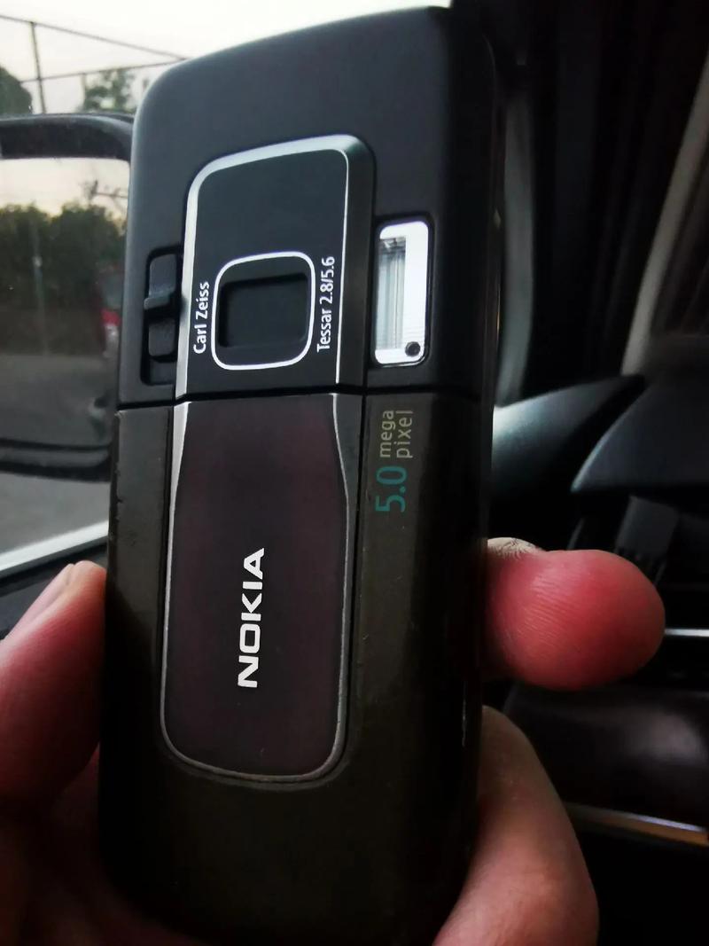 谁知道诺基亚6220c怎么拆机