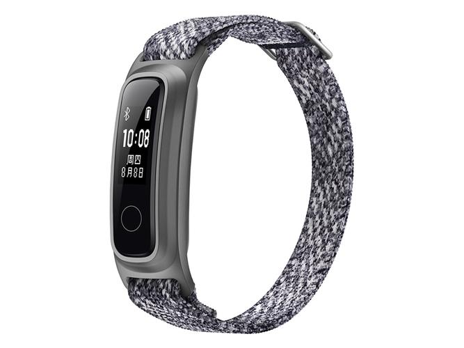 荣耀手环5篮球版怎么开机?