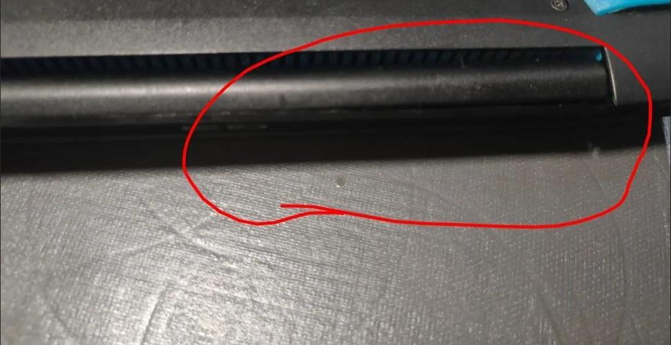 戴尔g3转轴裂开