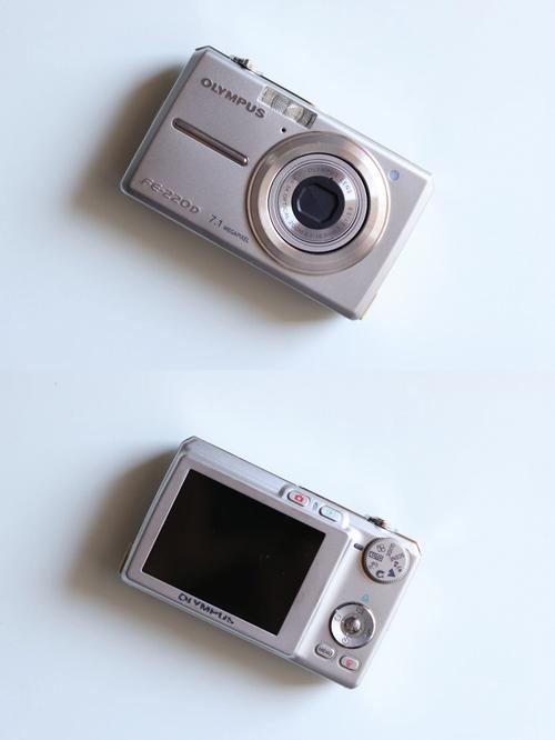 我想买个数码相机,请大家给点意见,谢谢!