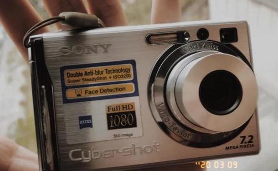 问问索尼S800、W80和nikonS200哪个更适合家用!谁说一下?