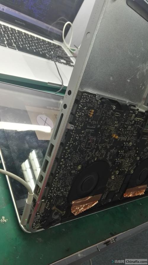 苹果笔记本电脑a1286是哪一年的?