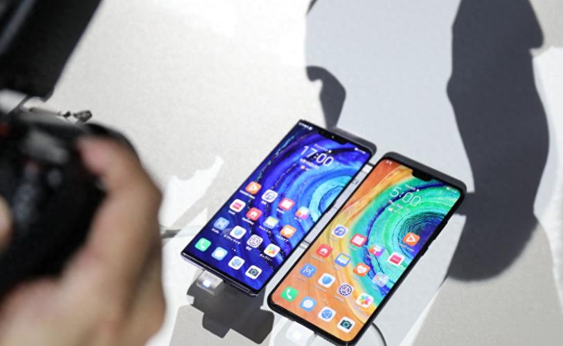 请问一下苹果1g内存顶安卓几个g