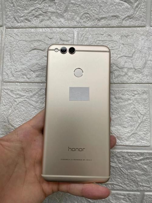 honor7x是华为什么型号