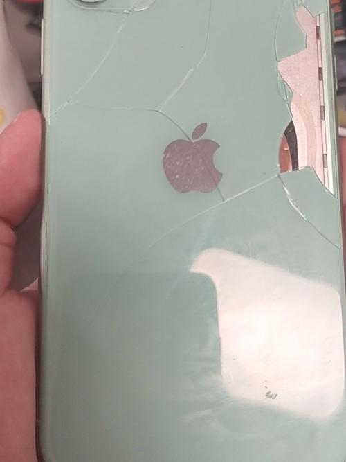 苹果11后盖玻璃碎了更换多少钱原厂