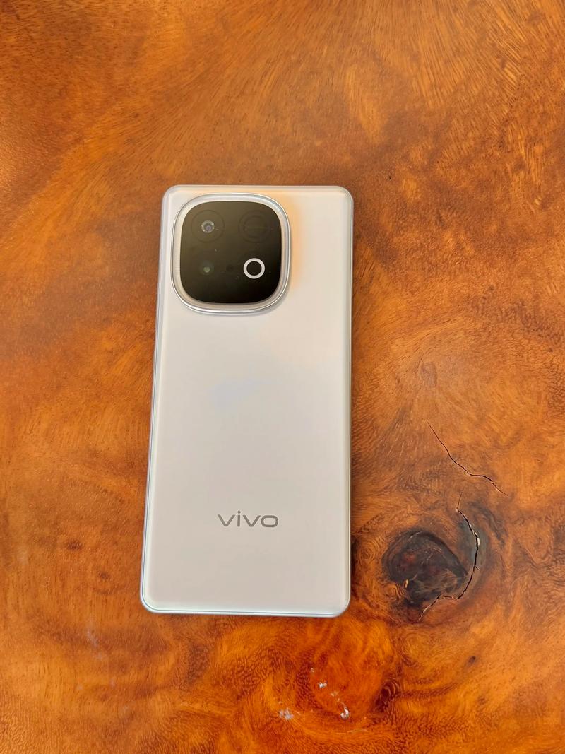 2000以内性价比比较高的vivo手机?