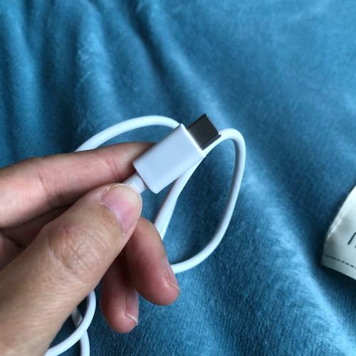 vivox50手机充电线头有5A是vivx50原装的充电线吗?