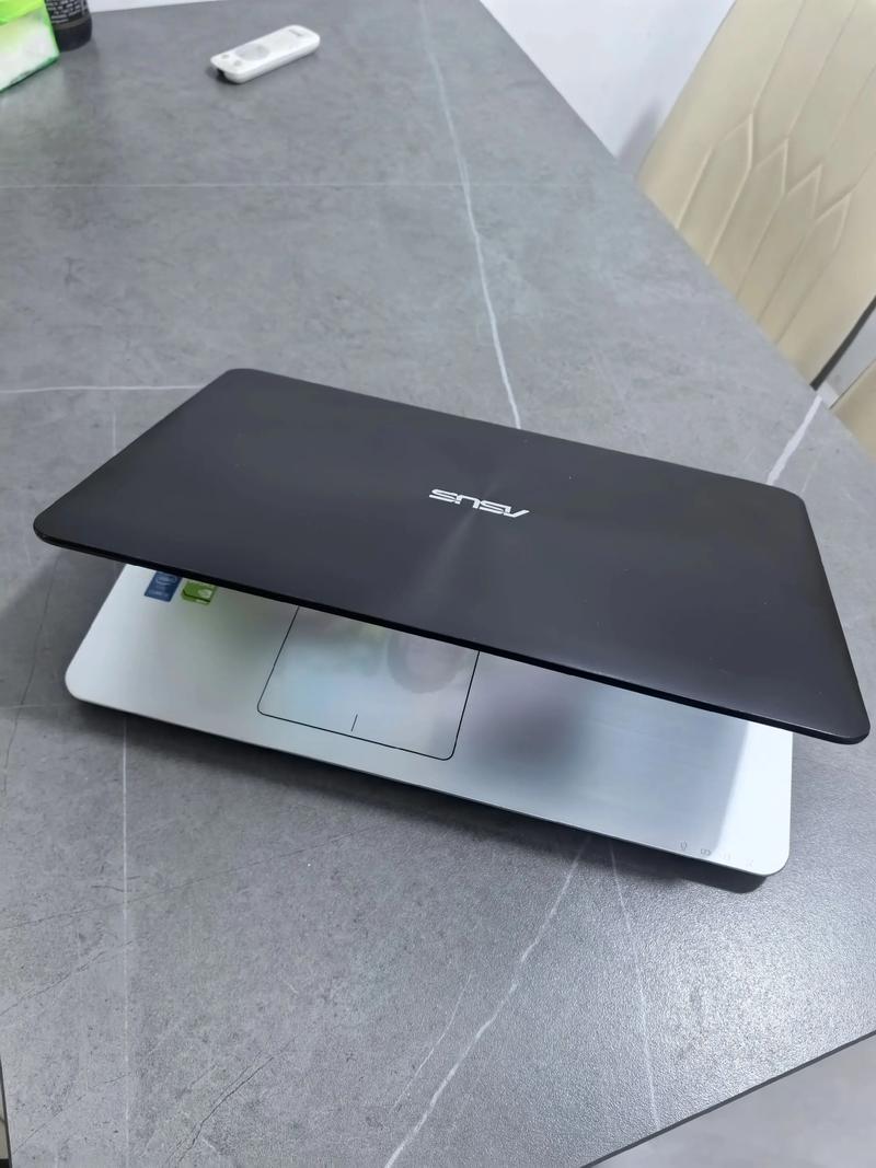 华硕M51Q75Sn-SL华硕M51Q75Sn-SL显示屏