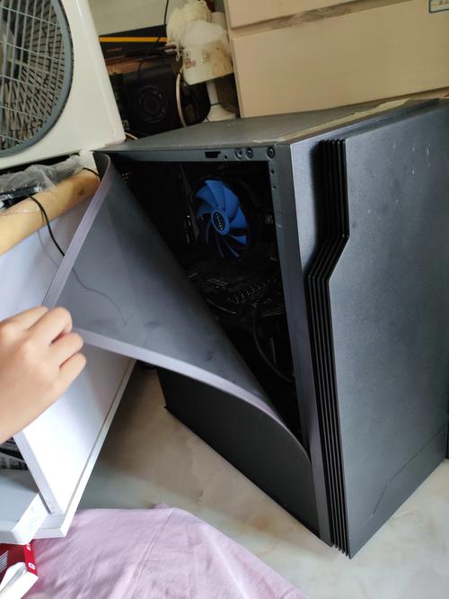 电脑机箱侧板改成防尘网会不会提高散热性能?