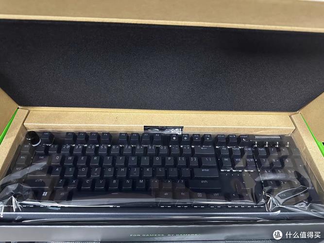 雷蛇黑寡妇蜘蛛V3机械键盘绿轴黄轴有何不同?