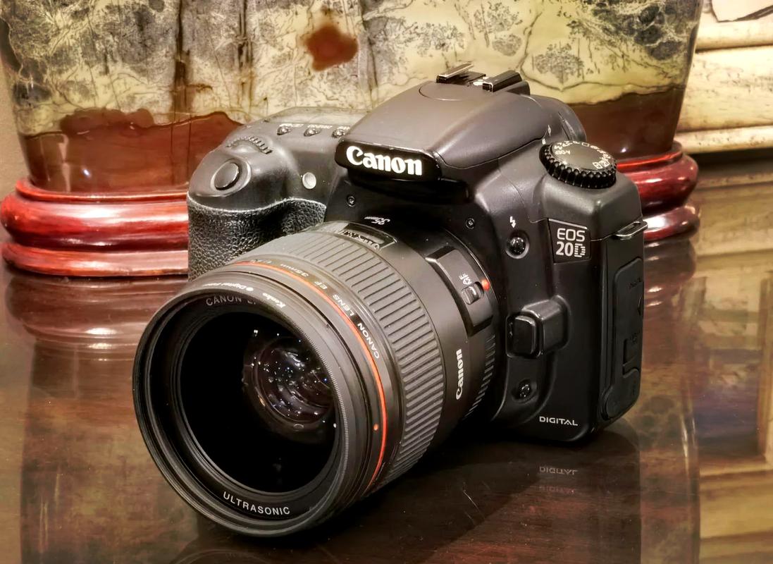 佳能350D,400D,在外观和性能上有什麽区别吗?