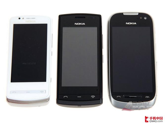 诺基亚701充电接口在哪
