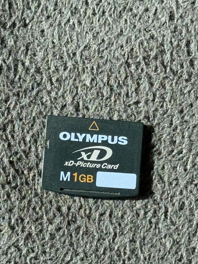 数码相机中的SD卡和内存卡又什么区别