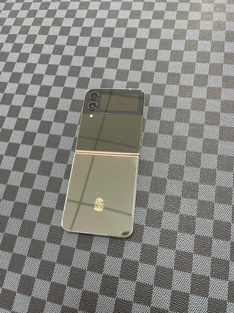 三星w23小折叠费用