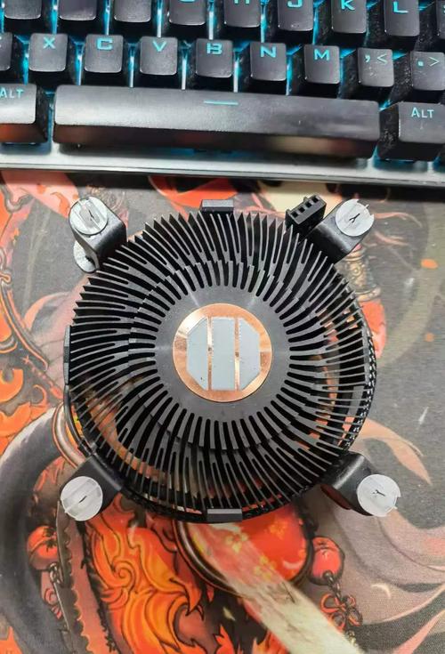 CPU风扇到底怎么拆?四个柱根本弄不下来