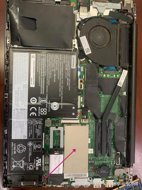 尼康数码相机用的存储卡是什么样子的?