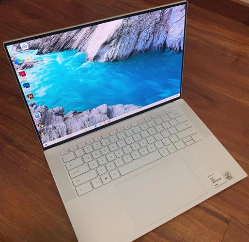 戴尔xps15玩英雄联盟怎么样,流畅吗?有没有网友了解?