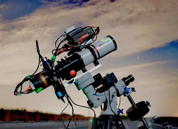 什么相机性价比,比较高比较适合学生一族使用。