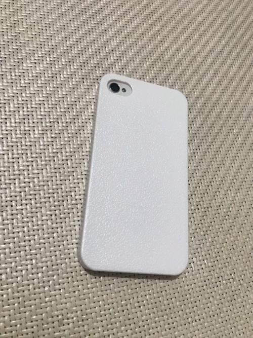 4和4S的手机壳通用吗