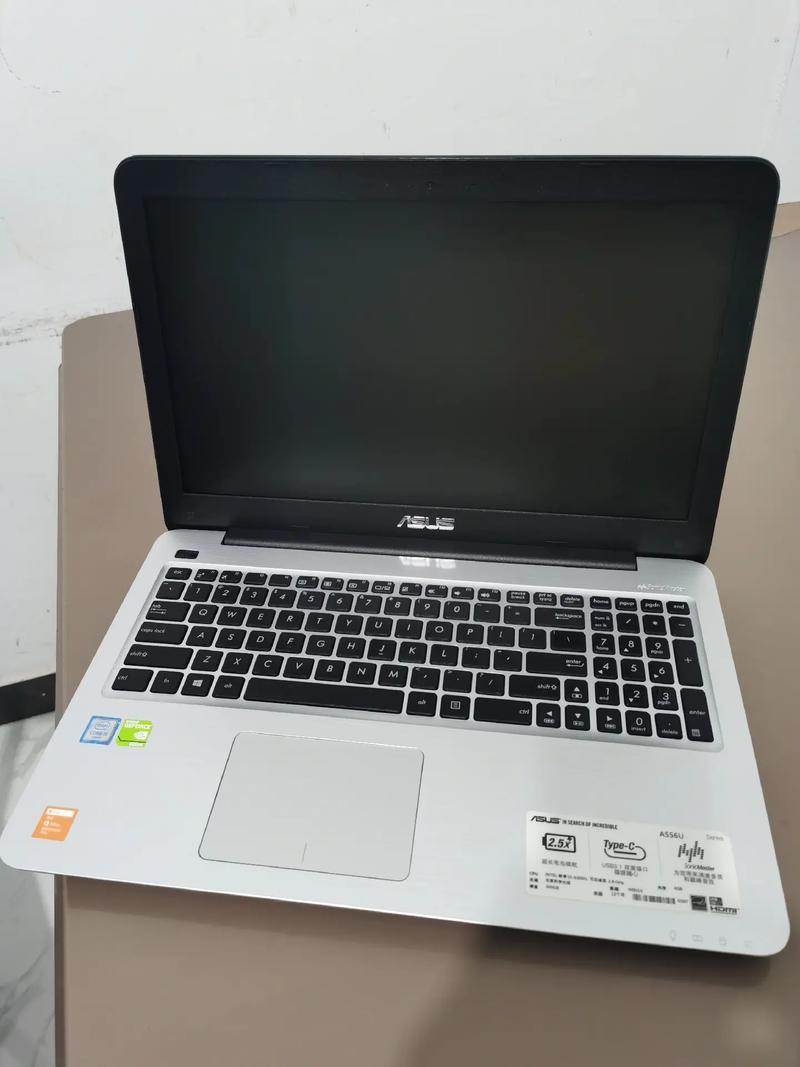 华硕a556u才买回的新机。一直很卡。要删掉自带软件。不知道那些可以删...