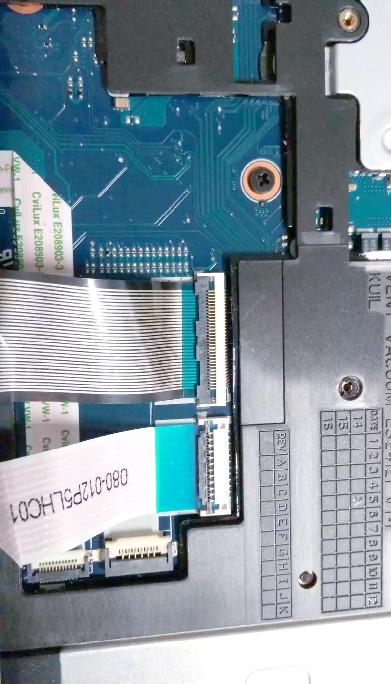 联想笔记本g450键盘拆解步骤