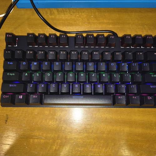 机械键盘轴哪种声音小