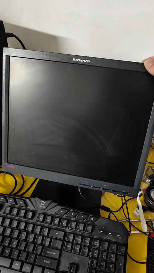 我想买一台旧的17的显示器,值得吗